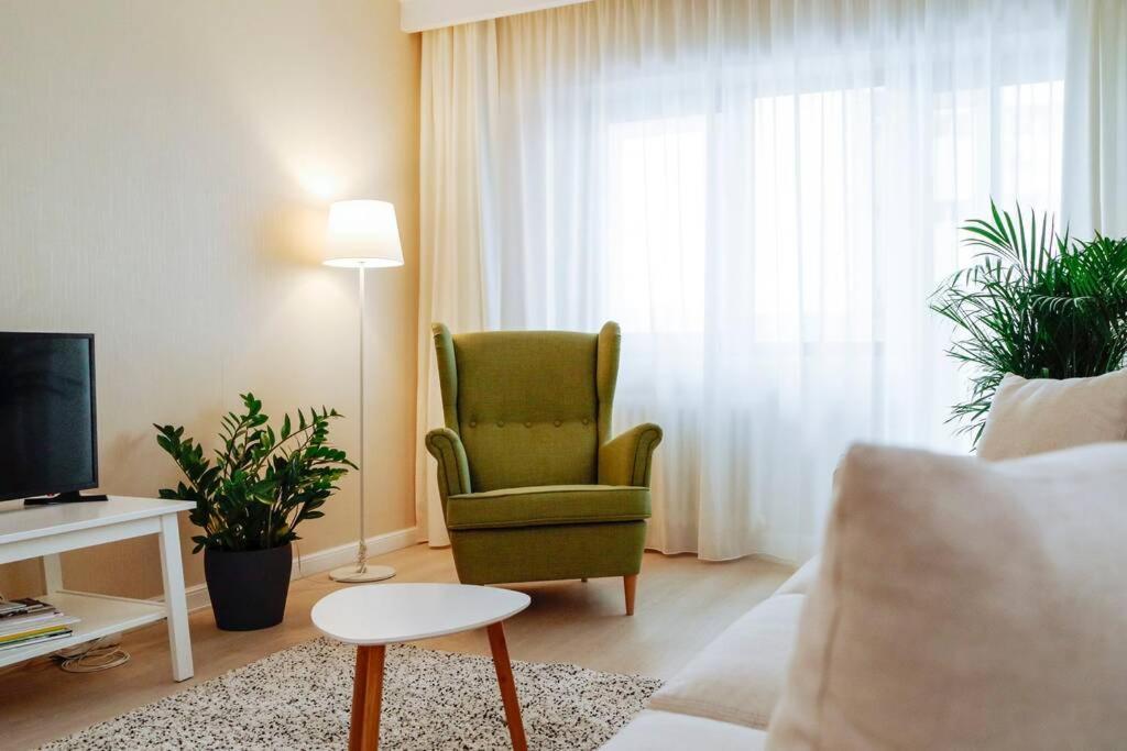 Elegant Vibes Apartment Next To Obor Market บูคาเรสต์ ภายนอก รูปภาพ