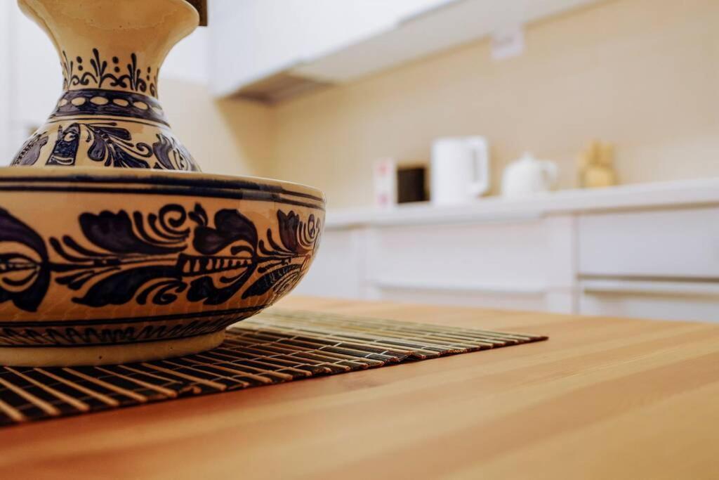 Elegant Vibes Apartment Next To Obor Market บูคาเรสต์ ภายนอก รูปภาพ