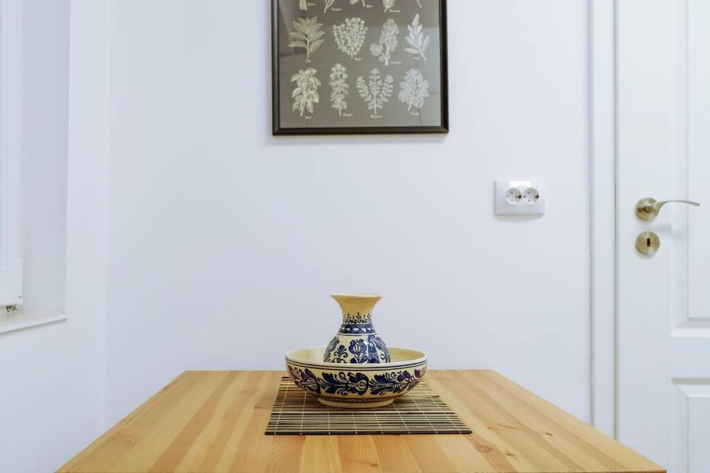 Elegant Vibes Apartment Next To Obor Market บูคาเรสต์ ภายนอก รูปภาพ