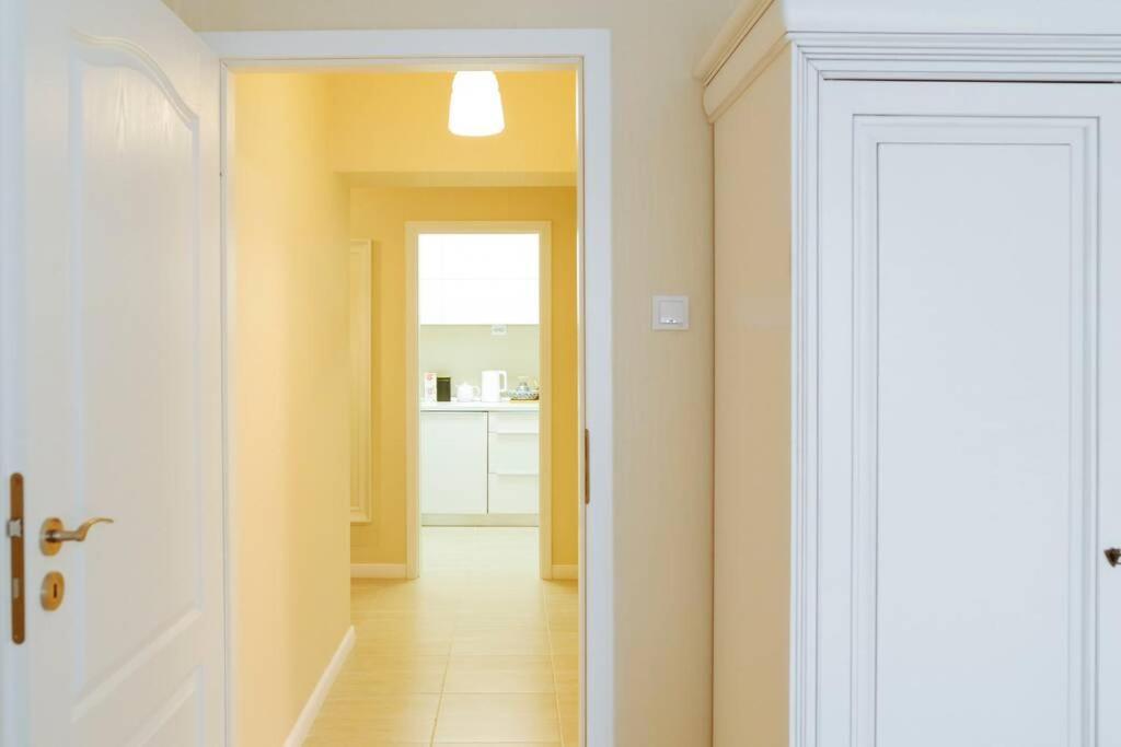 Elegant Vibes Apartment Next To Obor Market บูคาเรสต์ ภายนอก รูปภาพ