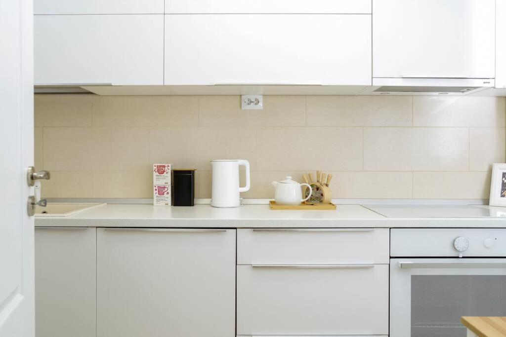 Elegant Vibes Apartment Next To Obor Market บูคาเรสต์ ภายนอก รูปภาพ